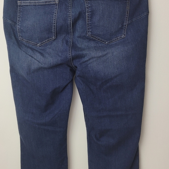 NWT Torrid sz 16 Crop Bombshell Skinny Jeans. - Picture 2 of 6